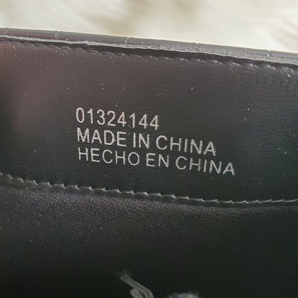 Forever 21 Black Pointed Toe Crocodile Print Slip On Boots SZ 6 - Picture 10 of 11